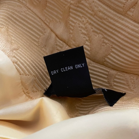 Trenz By Theresa Renz Quilted Yellow Blazer. - Picture 10 of 11